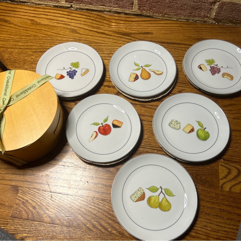 In Original Case Crate & Barrel Nancy Green Fruit Fromage Appetizer Plates Set 6